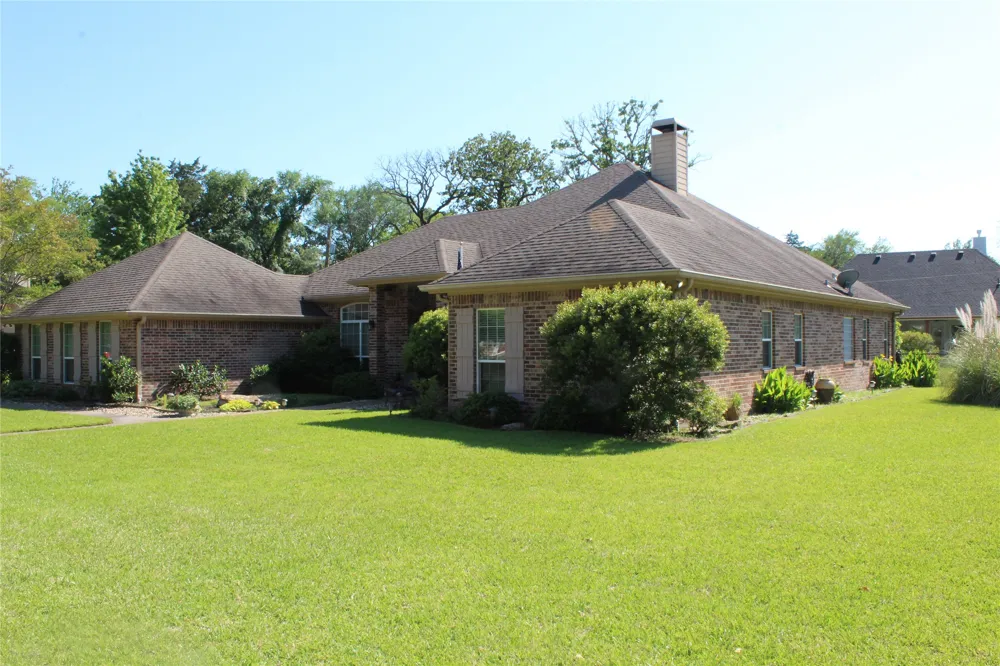 111 Trailwood Road Enchanted Oaks, TX 75156