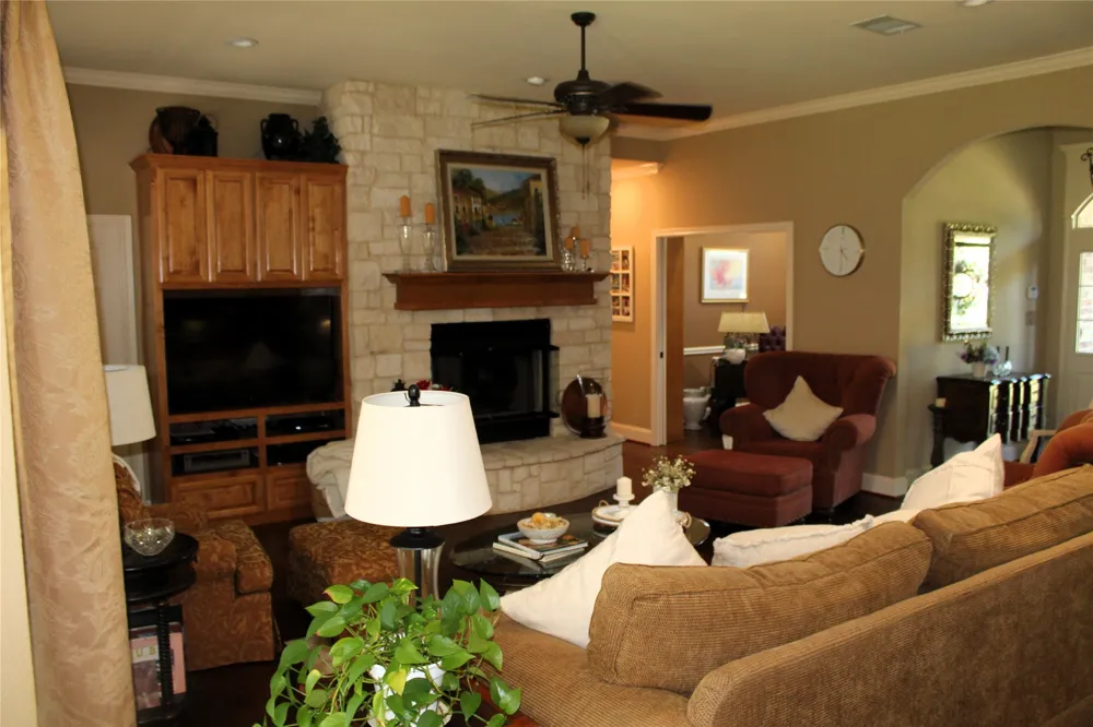111 Trailwood Road Enchanted Oaks, TX 75156