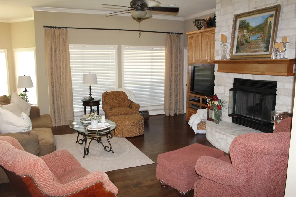 111 Trailwood Road Enchanted Oaks, TX 75156