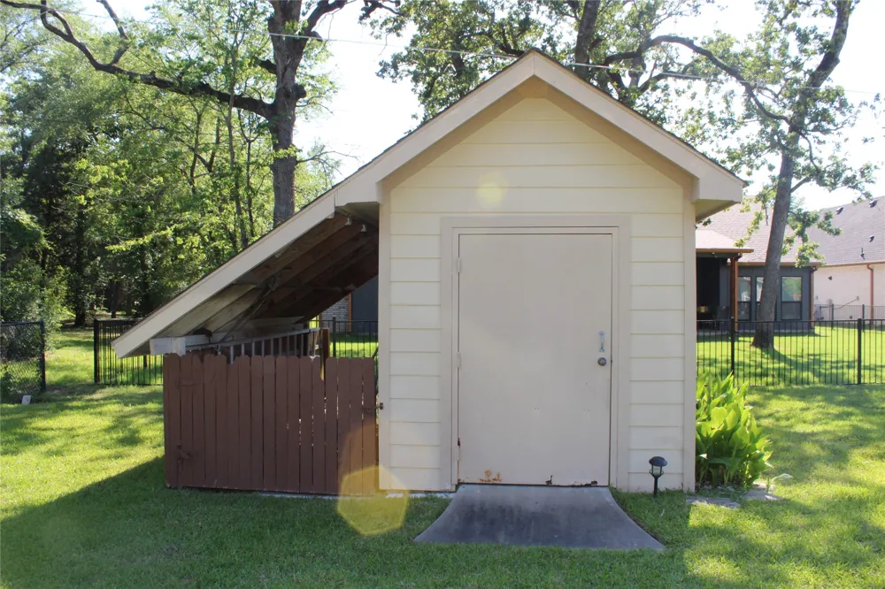 111 Trailwood Road Enchanted Oaks, TX 75156