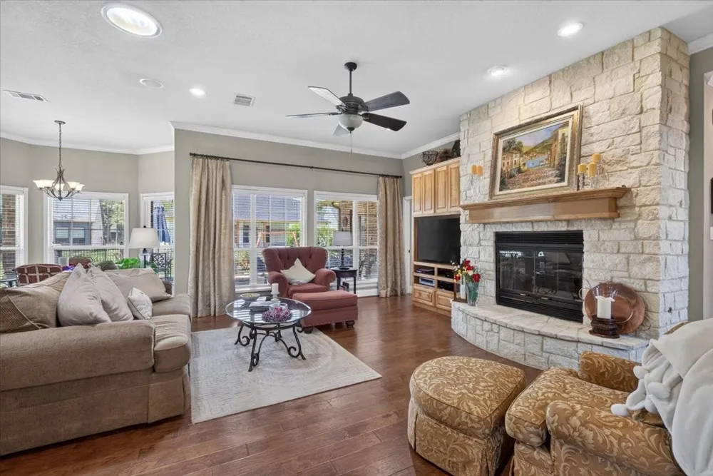 111 Trailwood Road Enchanted Oaks, TX 75156
