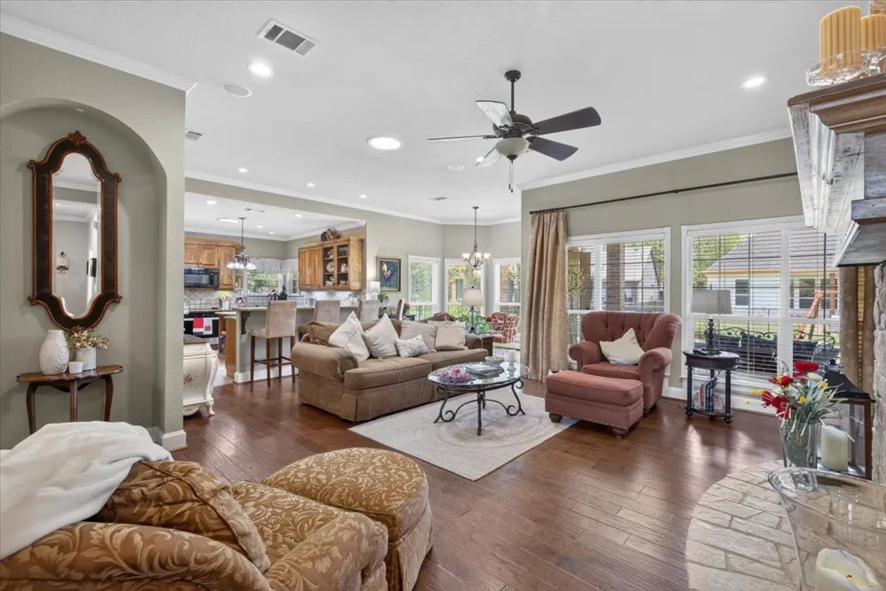 111 Trailwood Road Enchanted Oaks, TX 75156