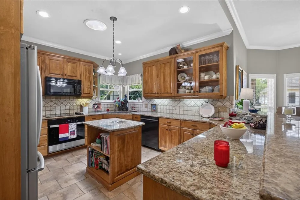 111 Trailwood Road Enchanted Oaks, TX 75156