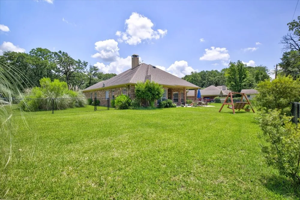 111 Trailwood Road Enchanted Oaks, TX 75156