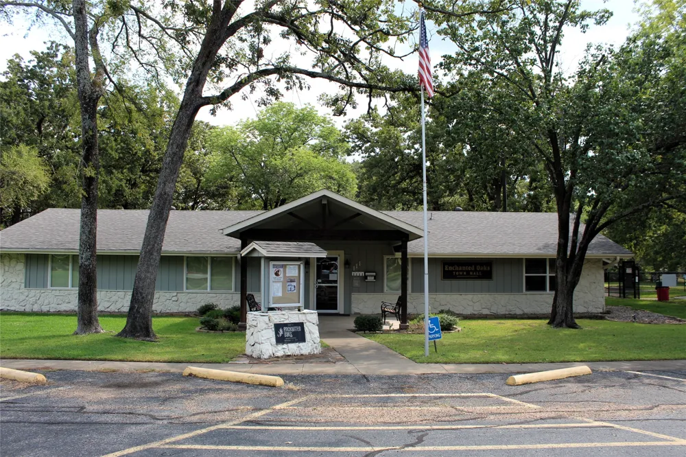 111 Trailwood Road Enchanted Oaks, TX 75156