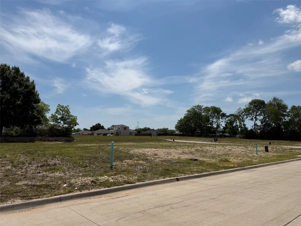 100 Choctaw Drive Leonard, TX 75452