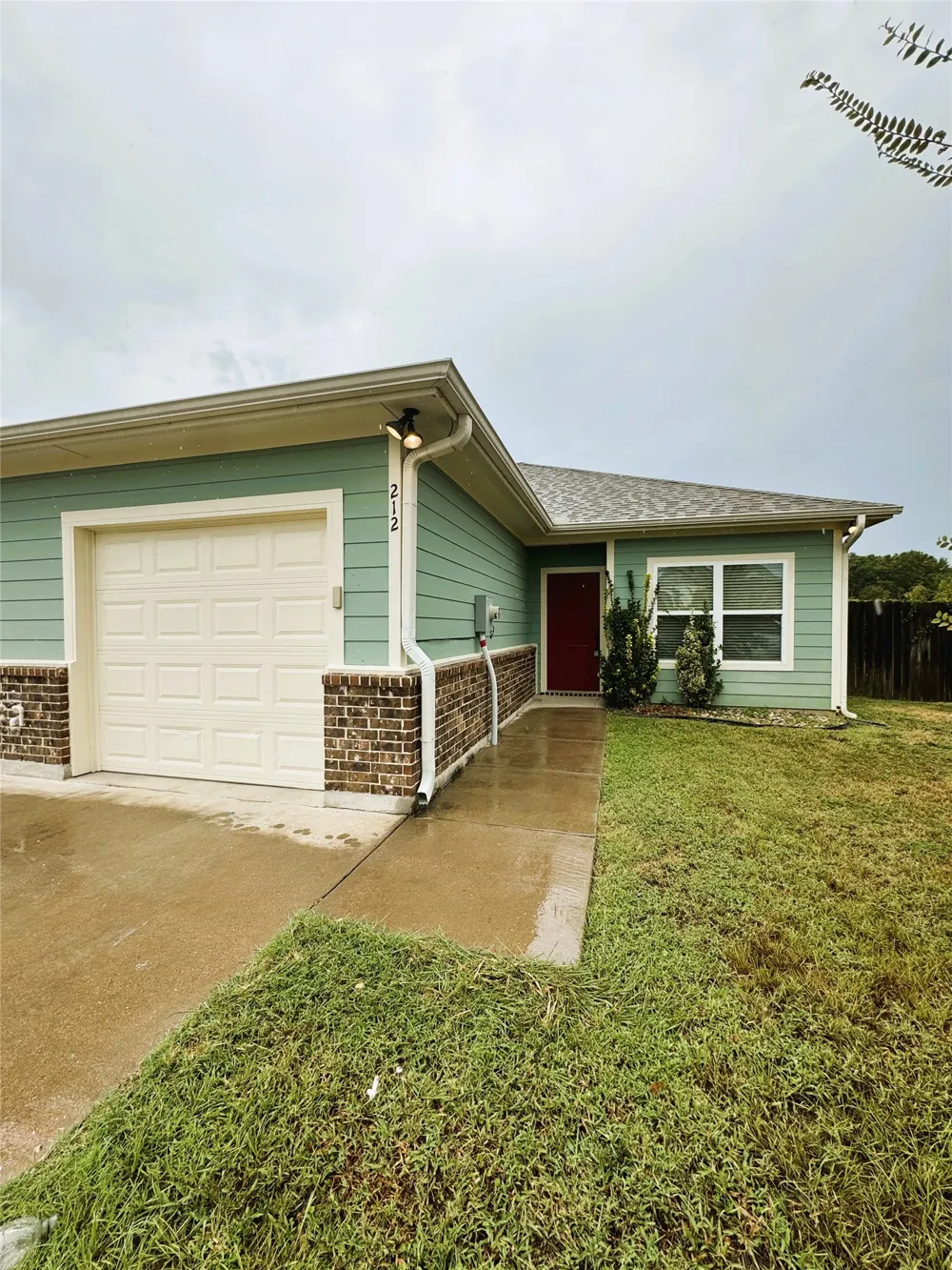 212 Lasso Circle Mabank, TX 75143
