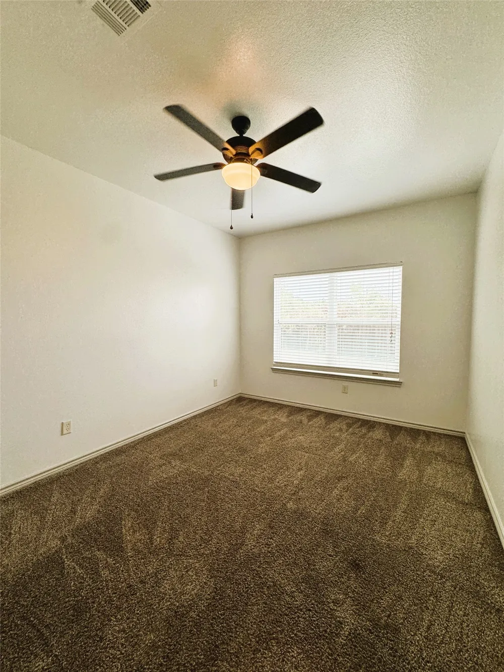 212 Lasso Circle Mabank, TX 75143