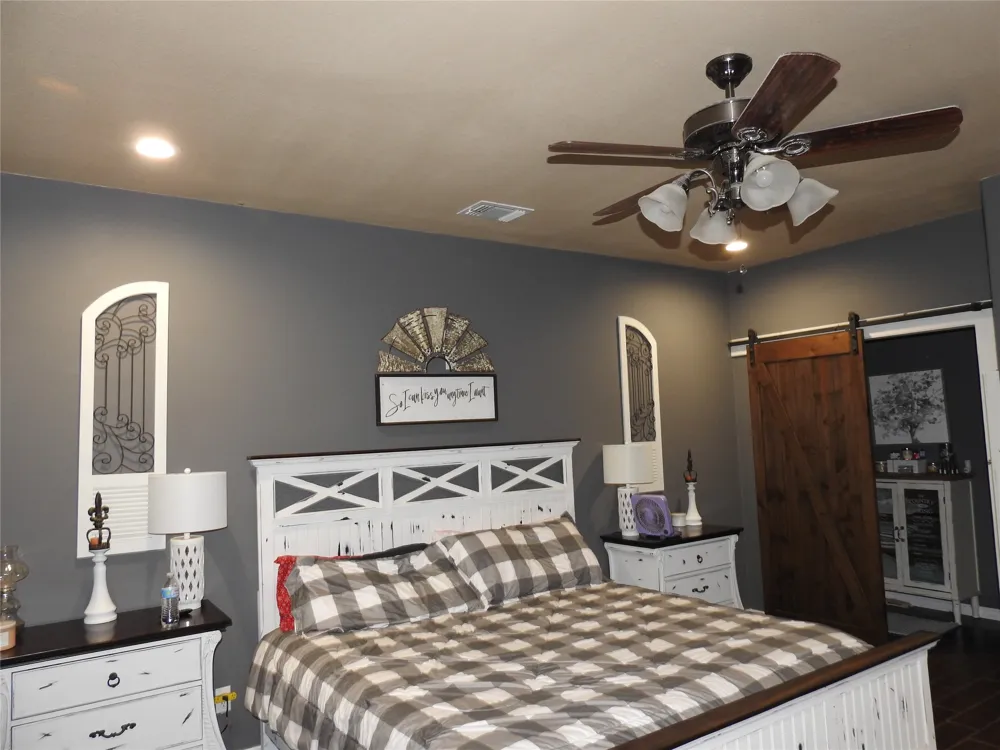 1468 County Road 4015 Savoy, TX 75479
