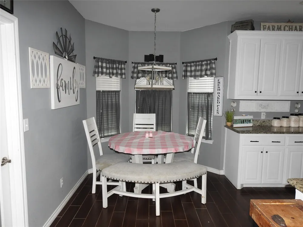 1468 County Road 4015 Savoy, TX 75479