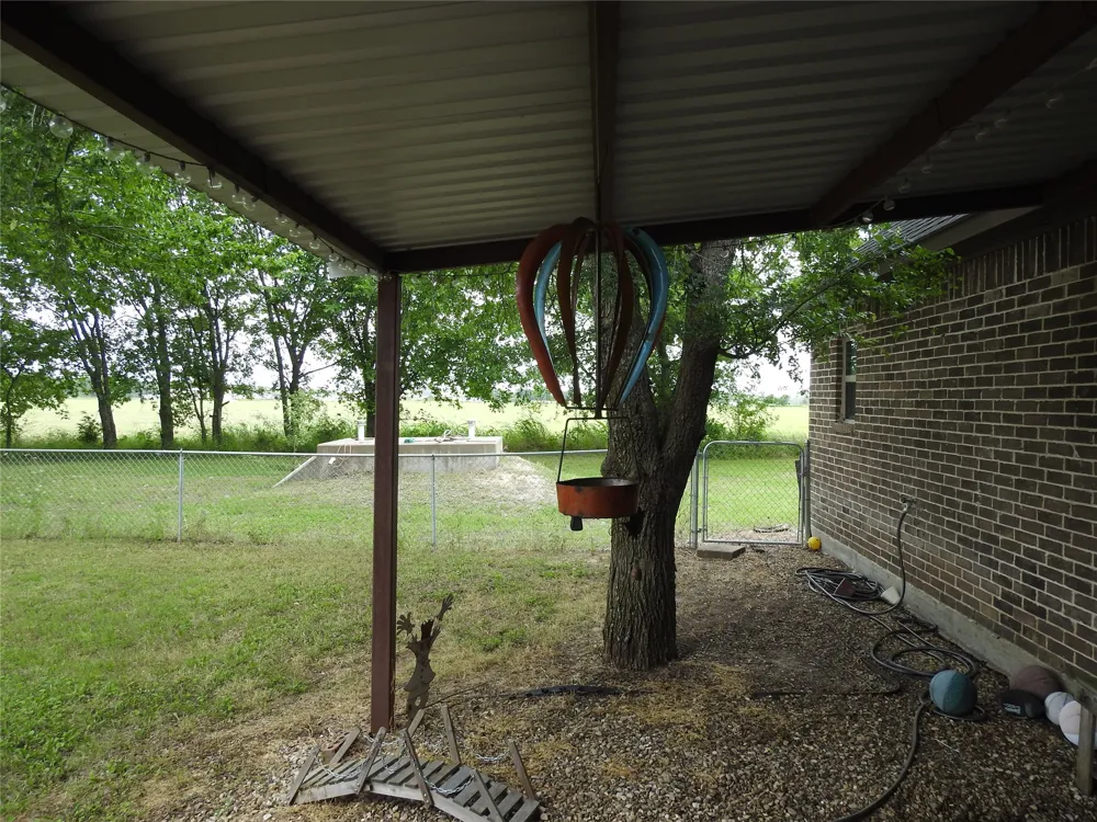 1468 County Road 4015 Savoy, TX 75479