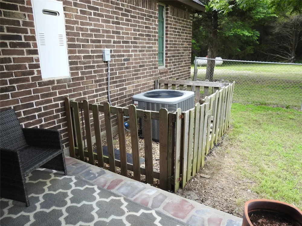 1468 County Road 4015 Savoy, TX 75479