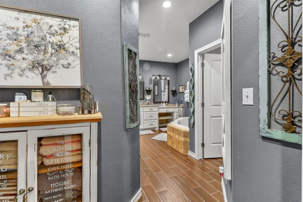 1468 County Road 4015 Savoy, TX 75479
