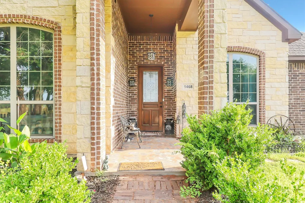 1468 County Road 4015 Savoy, TX 75479