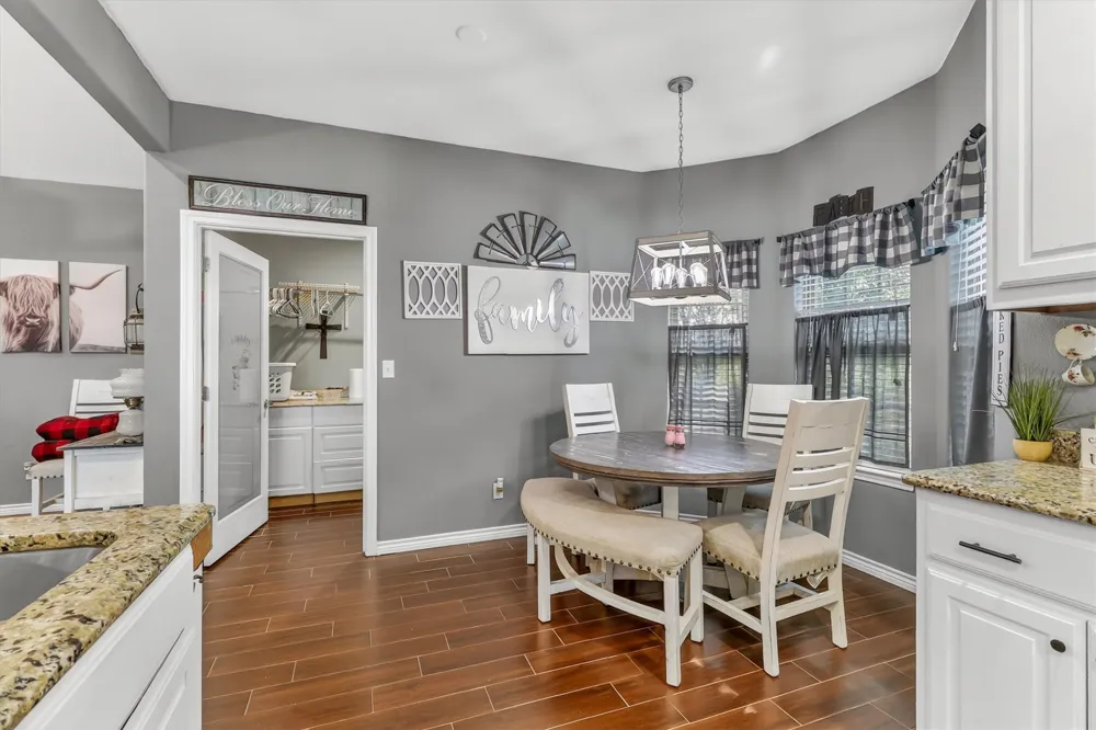 1468 County Road 4015 Savoy, TX 75479