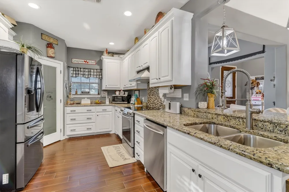 1468 County Road 4015 Savoy, TX 75479