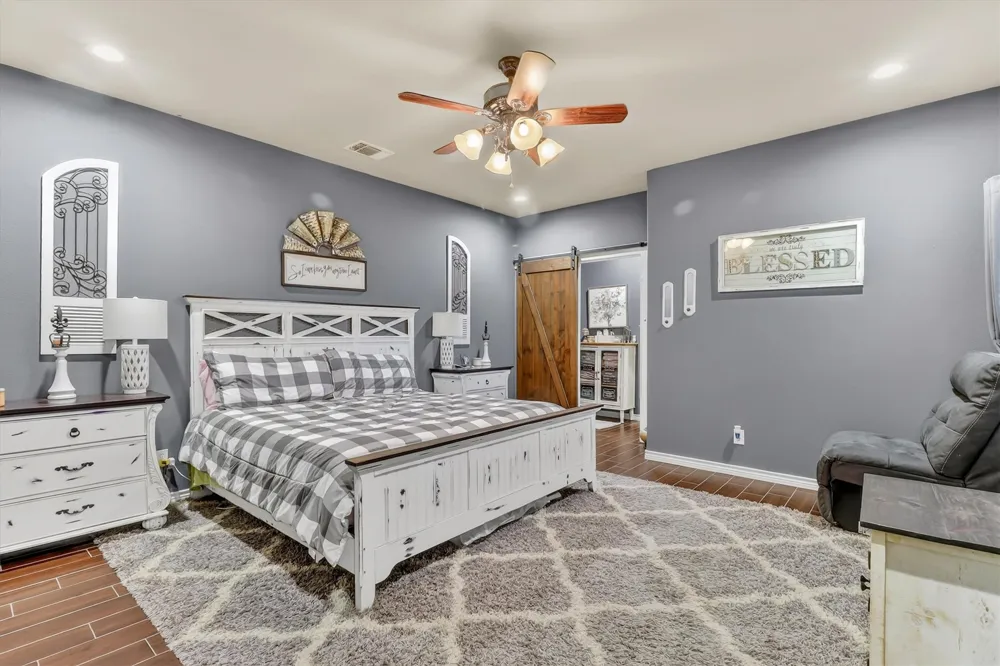 1468 County Road 4015 Savoy, TX 75479