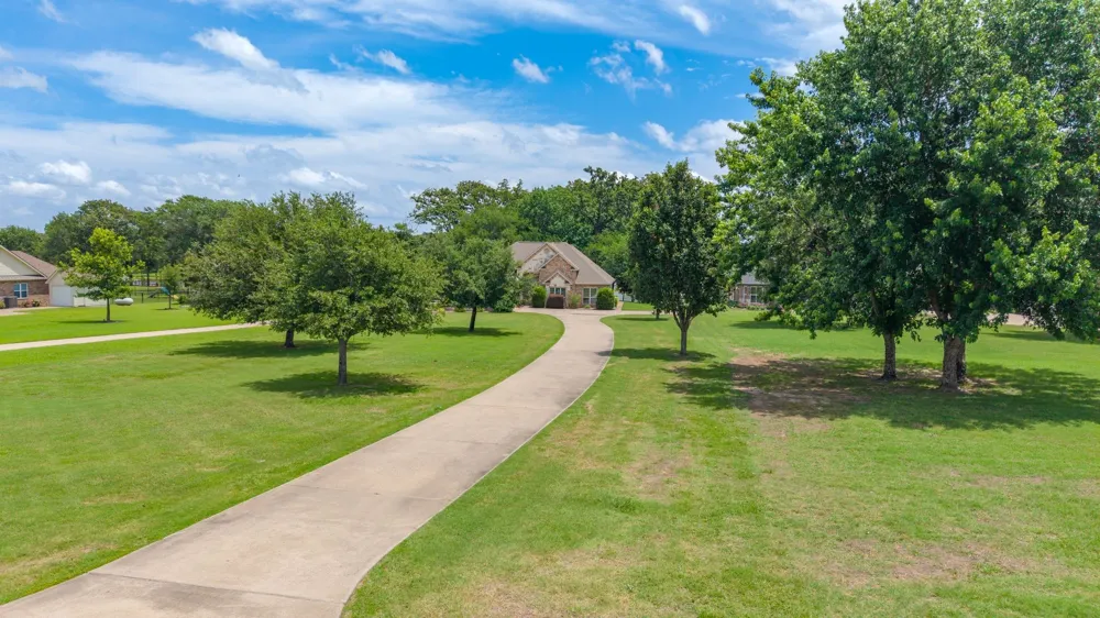 361 Rs County Road 3390 Emory, TX 75440
