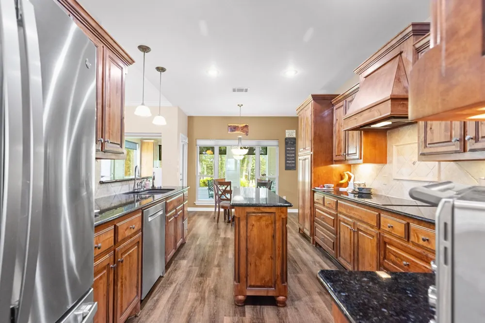361 Rs County Road 3390 Emory, TX 75440