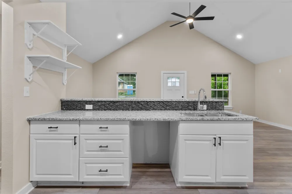 22789 Creekwood Drive Flint, TX 75762