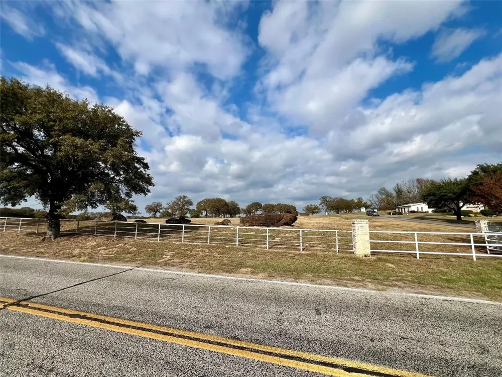 15511 Stallion Lake Boulevard Lindale, TX 75771