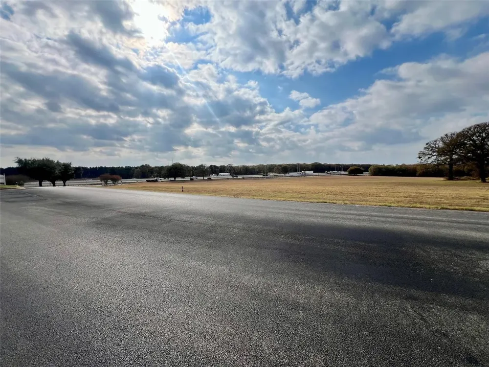 15511 Stallion Lake Boulevard Lindale, TX 75771