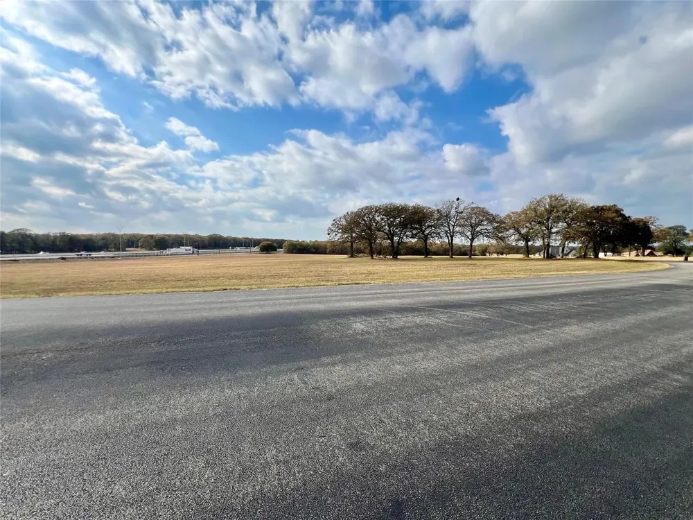 15511 Stallion Lake Boulevard Lindale, TX 75771