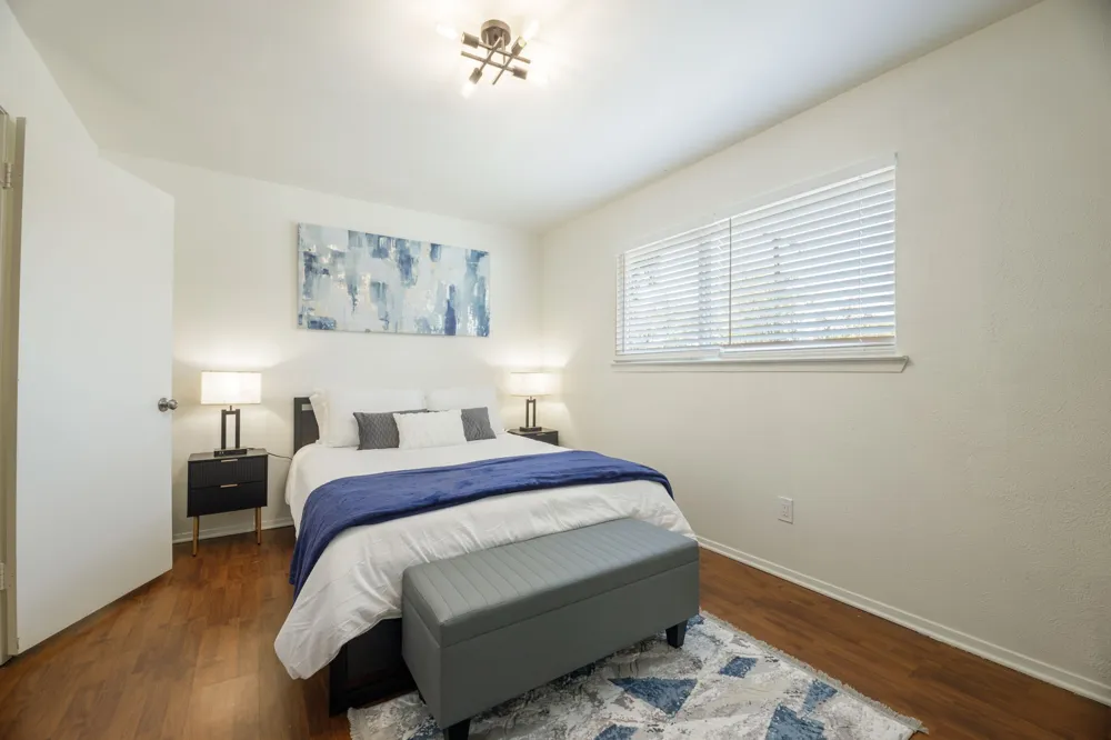 2406 Hollandale Circle Arlington, TX 76010