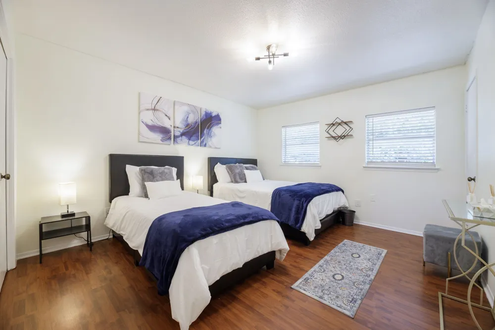 2406 Hollandale Circle Arlington, TX 76010