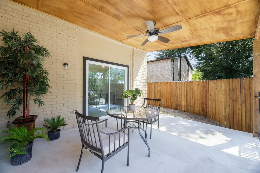 2406 Hollandale Circle Arlington, TX 76010