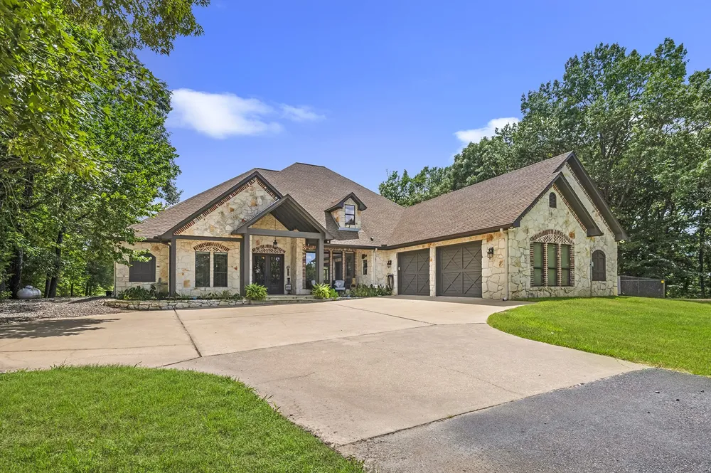 12075 ST HWY 31 Brownsboro, TX 75756