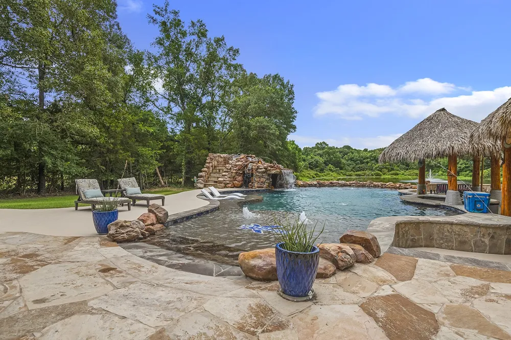 12075 ST HWY 31 Brownsboro, TX 75756