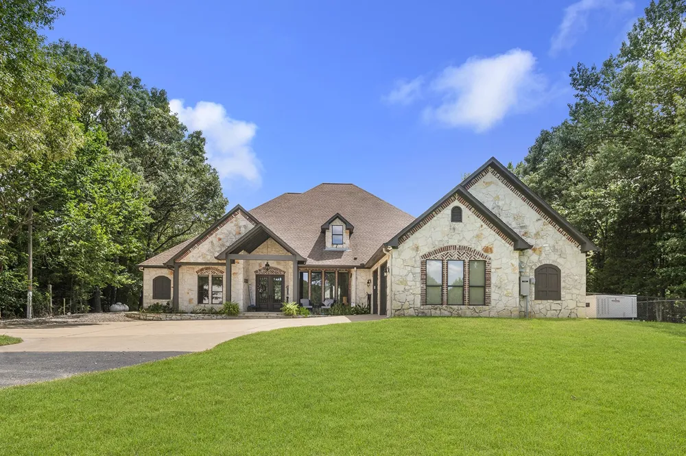 12075 ST HWY 31 Brownsboro, TX 75756