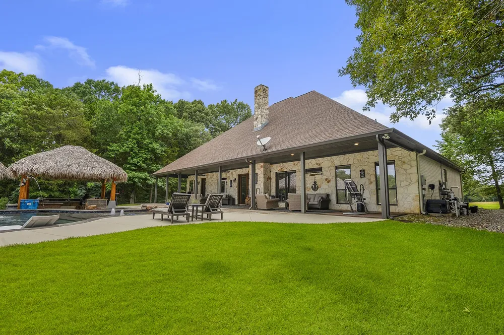 12075 ST HWY 31 Brownsboro, TX 75756