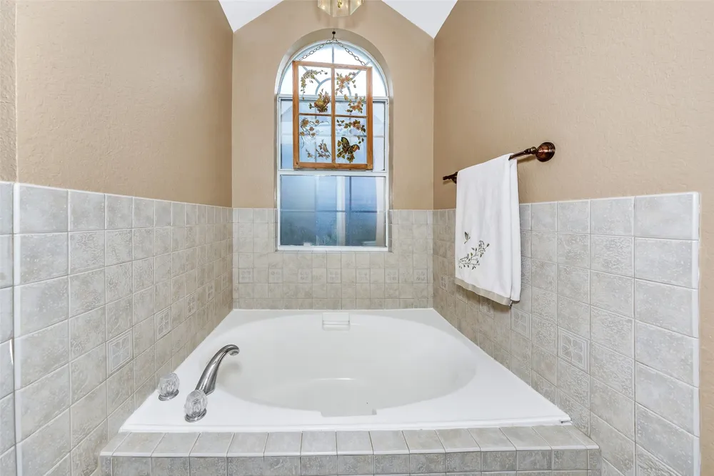 2113 FM 2123 Paradise, TX 76073