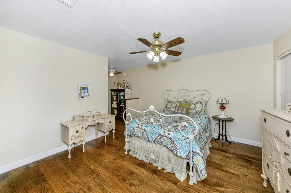 2113 FM 2123 Paradise, TX 76073