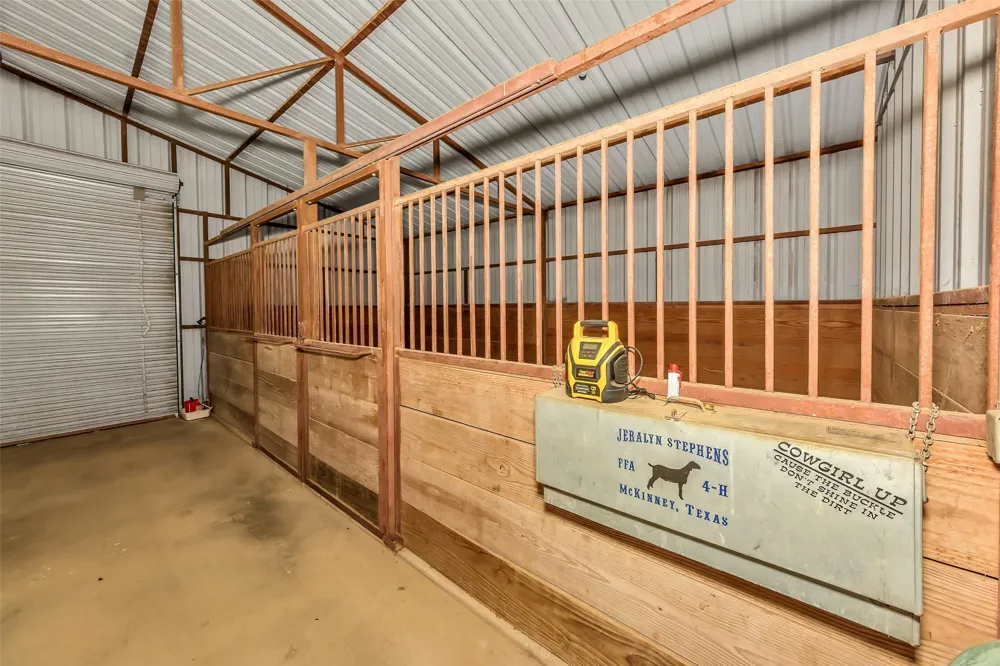 2113 FM 2123 Paradise, TX 76073