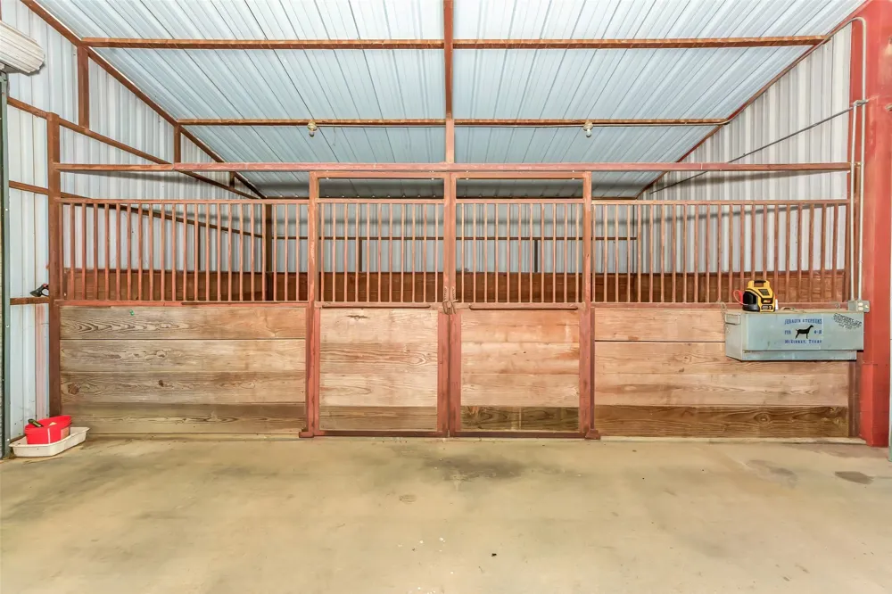 2113 FM 2123 Paradise, TX 76073