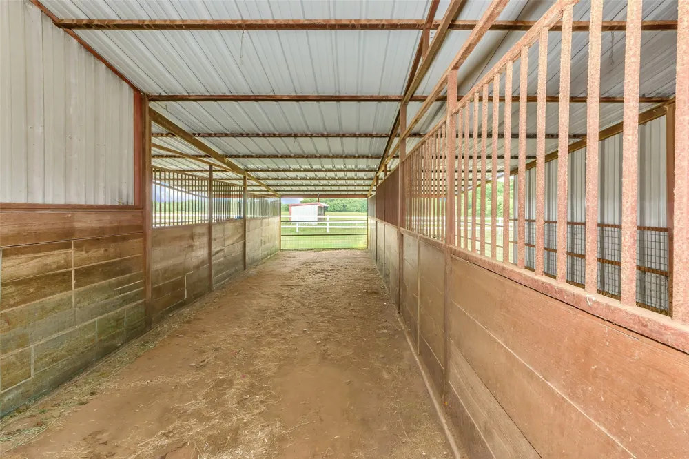 2113 FM 2123 Paradise, TX 76073