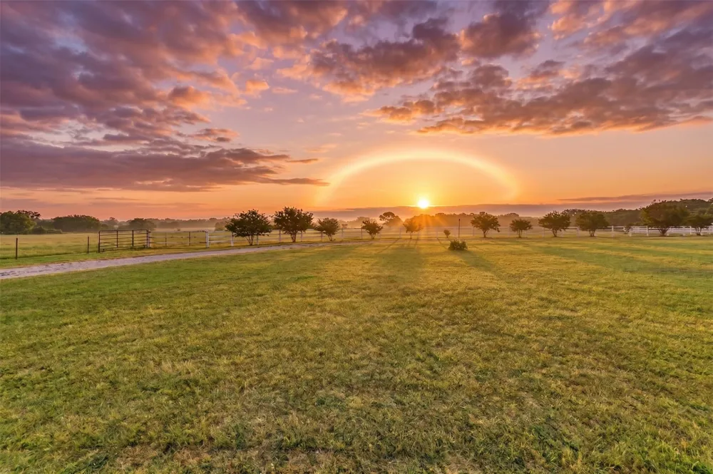 2113 FM 2123 Paradise, TX 76073