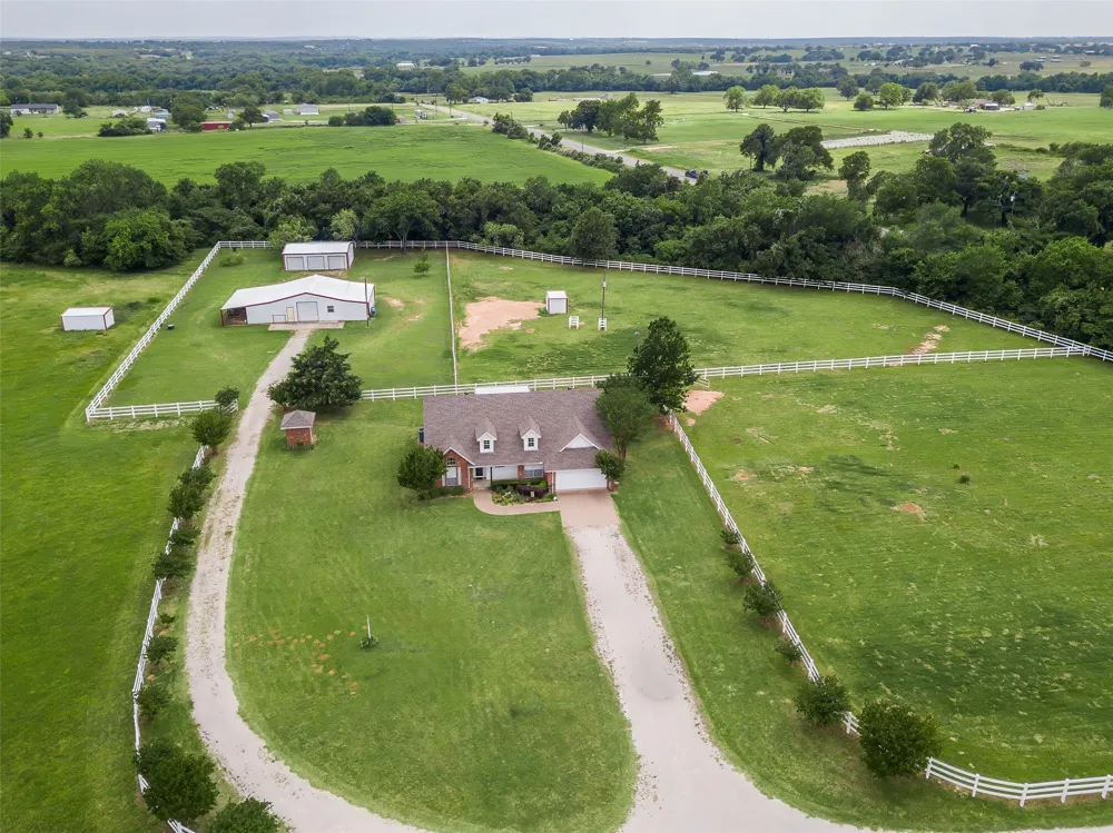 2113 FM 2123 Paradise, TX 76073