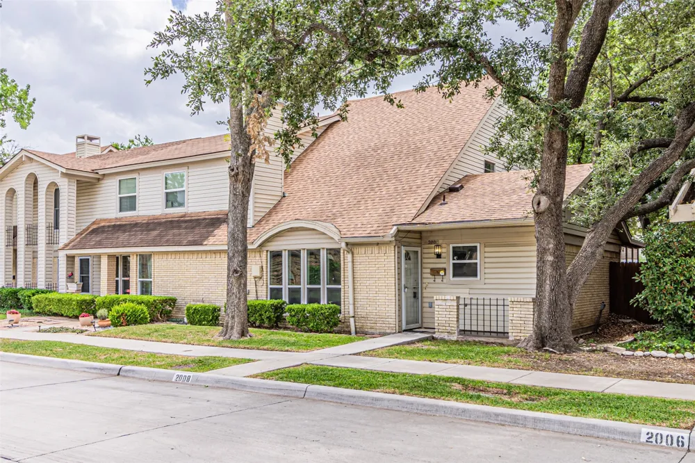 2008 Clubridge Drive Carrollton, TX 75006