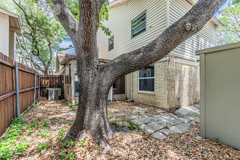 2008 Clubridge Drive Carrollton, TX 75006