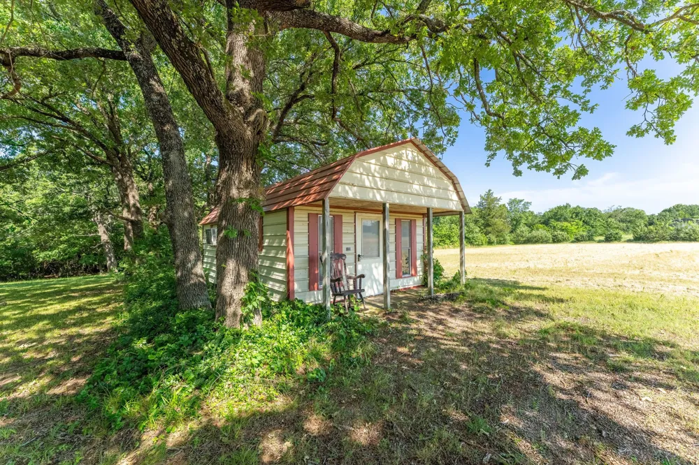 27659 US Highway 377 Gordonville, TX 76245
