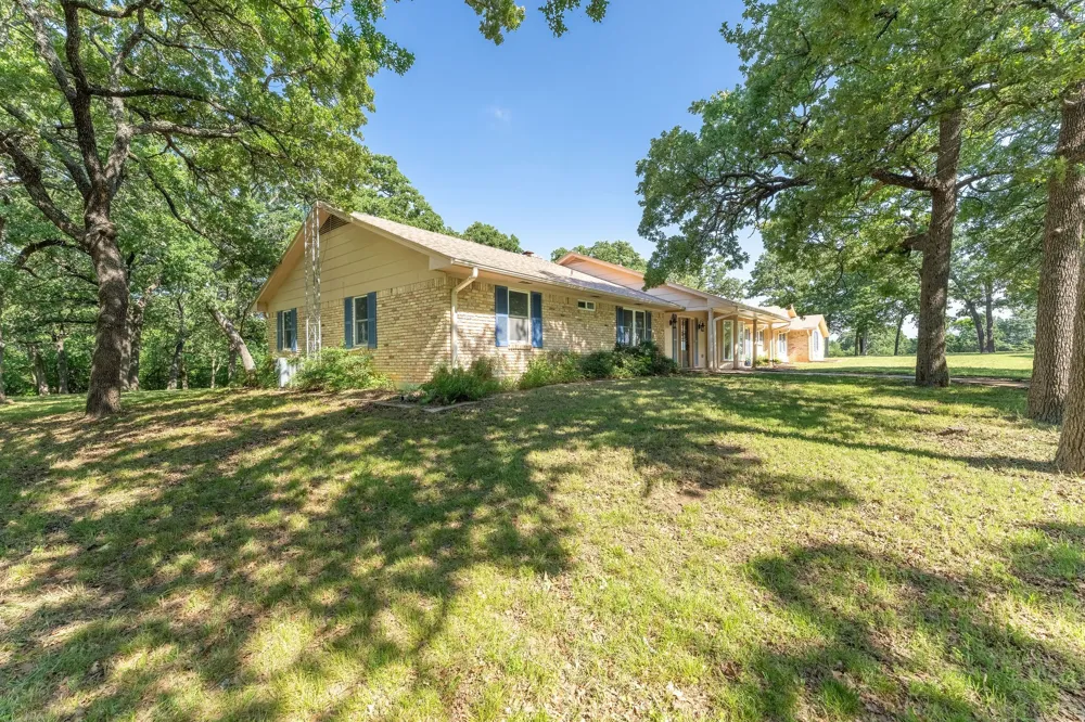 27659 US Highway 377 Gordonville, TX 76245