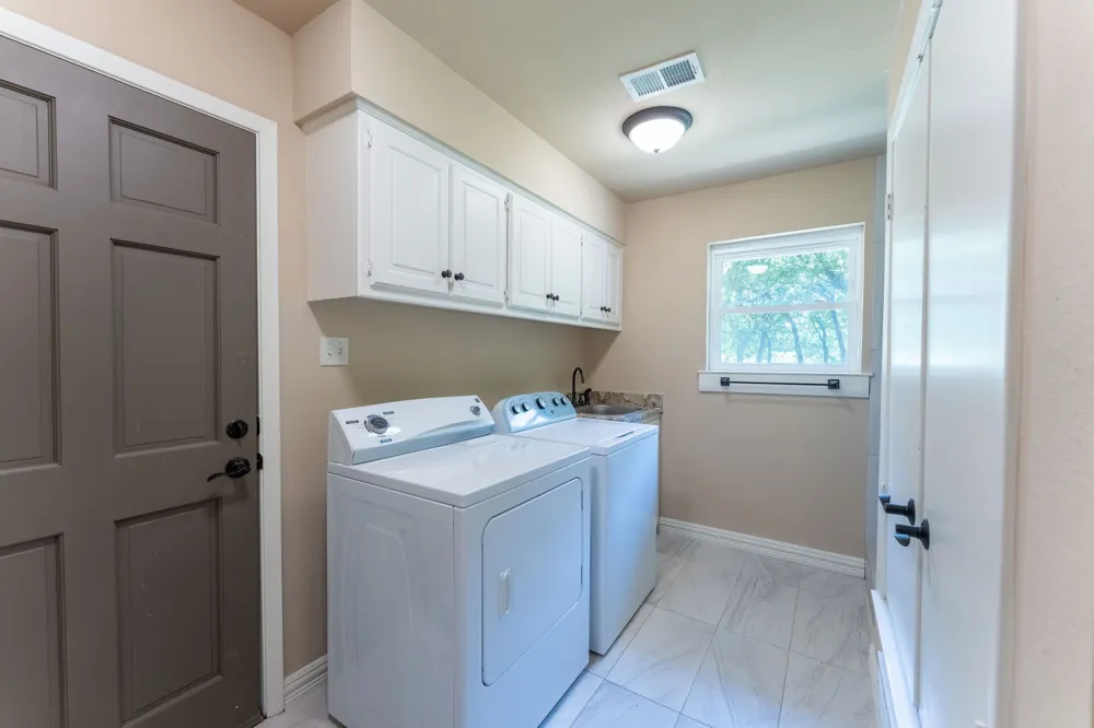 27659 US Highway 377 Gordonville, TX 76245