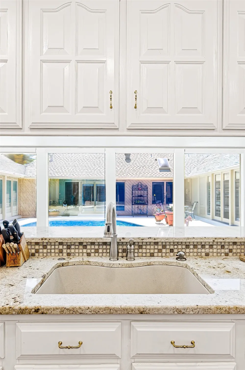 7000 Hollytree Circle Tyler, TX 75703