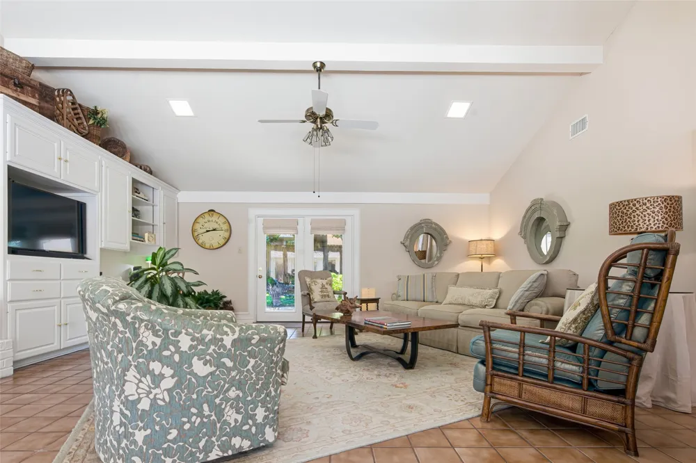 7000 Hollytree Circle Tyler, TX 75703