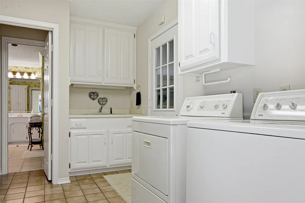 7000 Hollytree Circle Tyler, TX 75703
