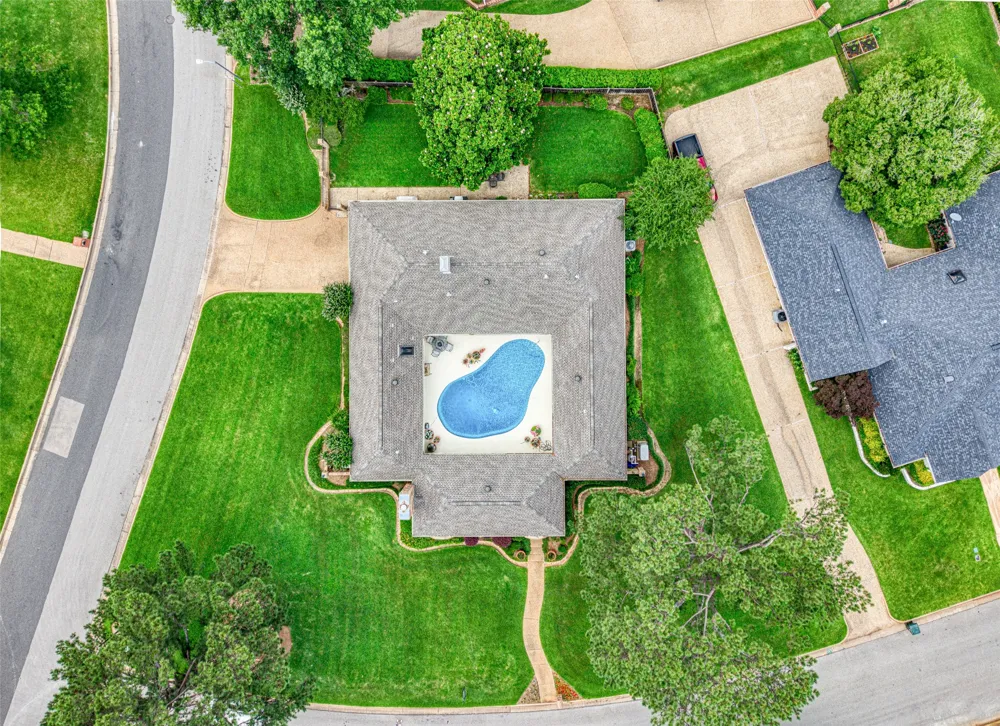 7000 Hollytree Circle Tyler, TX 75703